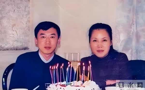 国内挣钱国外花！59岁定居澳洲的田震回国内开演唱会，遭网友群嘲