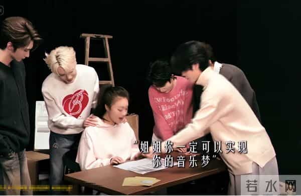 看破不说破,“手表风波”5个月后再看曾毅和玲花,答案一目了然