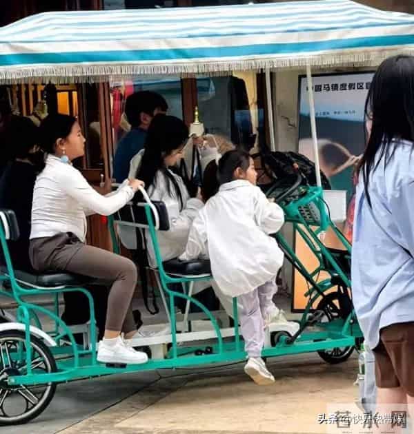 赫子铭透露早已再婚生娃,媳妇儿带娃在外地读书,难怪不想前两个