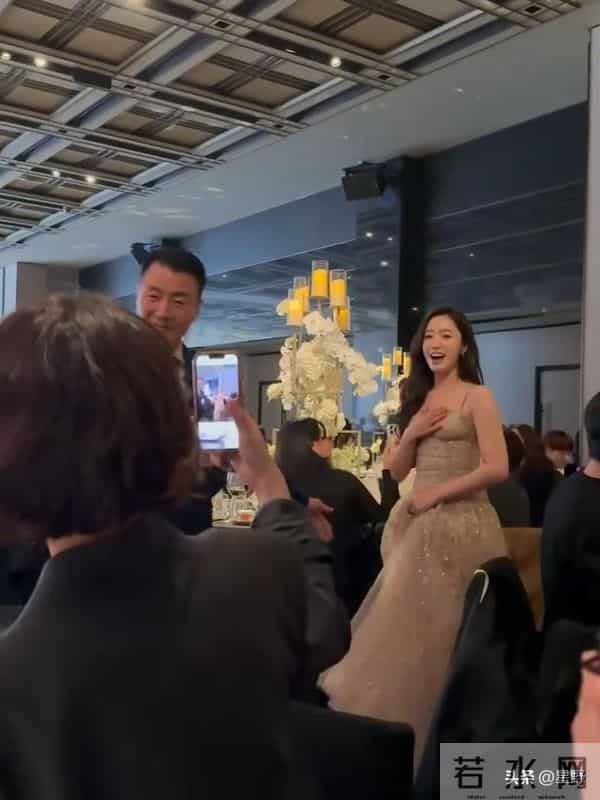 咸恩静婚礼上T-ara再合体,却又是“六缺一”