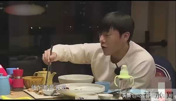 笑喷了!秦昊真有福,伊能静旺他,继子恩利也旺他