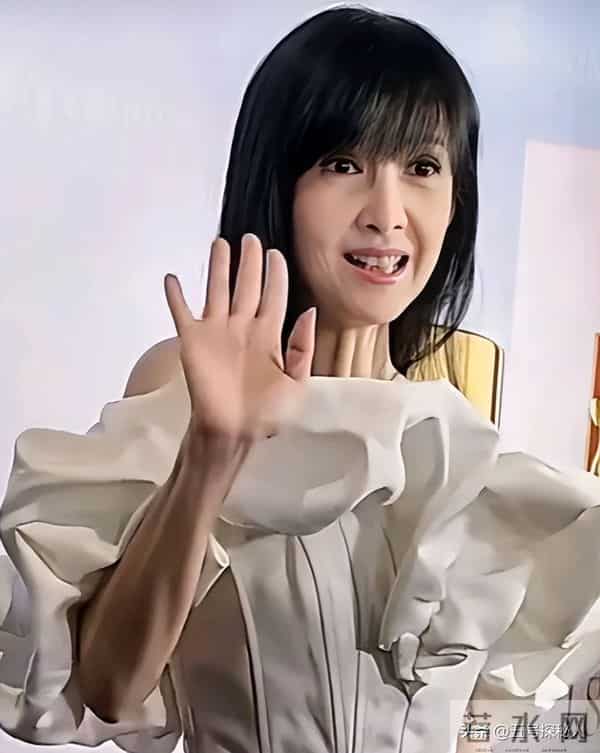 被戴8次绿帽子，3次被捉奸在床，这就是我们“玉女”守卫的爱情？