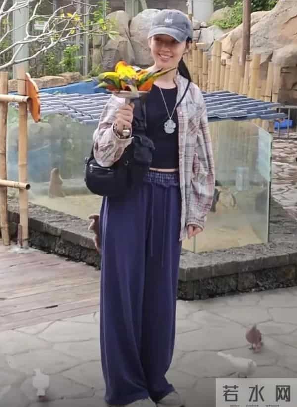 郭碧婷现身广州，穿着休闲，素颜出行形象邋遢，少了昔日的气质