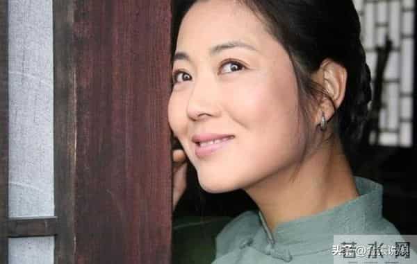 国家一级演员王茜华:45岁高龄为小丈夫生儿子,她后悔了吗?