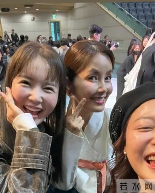 车仁表长子结婚,他和申爱罗出席儿子婚礼,58岁车仁表有儿媳妇了