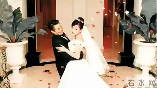 李连杰四个女儿，命运差距大，大女儿36岁还未婚，利智女儿上哈佛