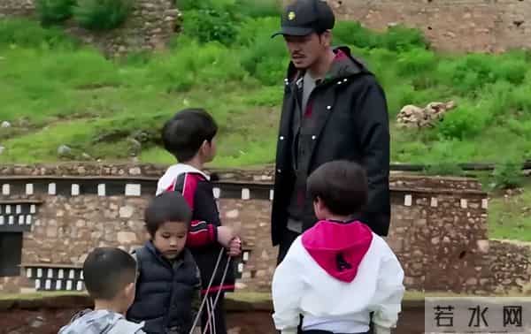 不顾央视警告顶风作案，与刘涛传出绯闻的杨烁，下场怪不了别人