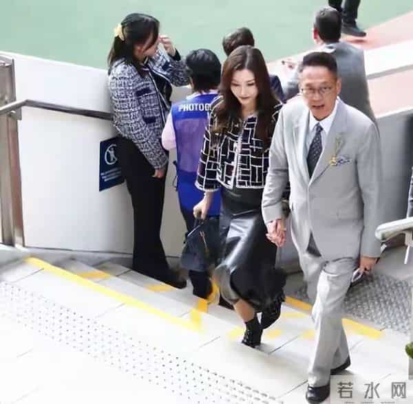 这么多年了，能让李嘉欣死心塌地的，也只有许晋亨一个人