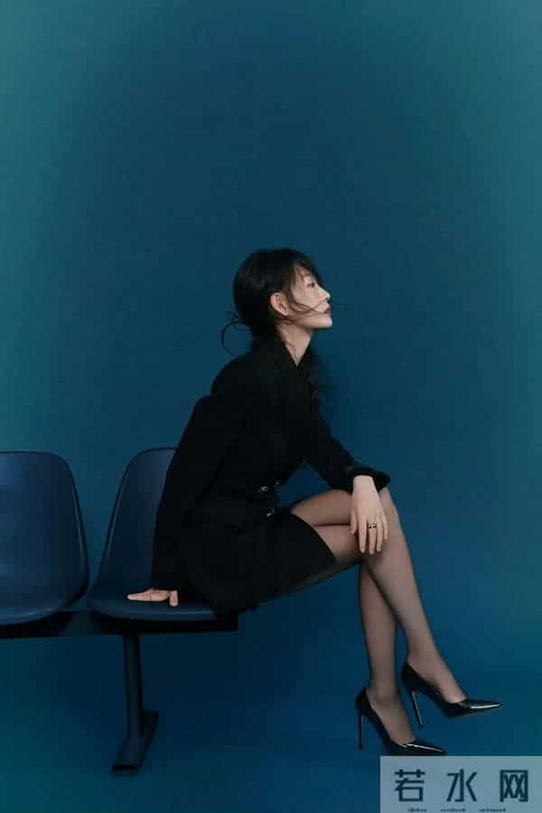周依然|黑丝高跟酷酷造型