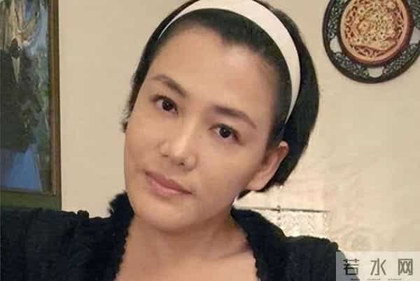 原来她早已去世,抢救11天难敌病魔,91岁老母亲白发人送黑发人