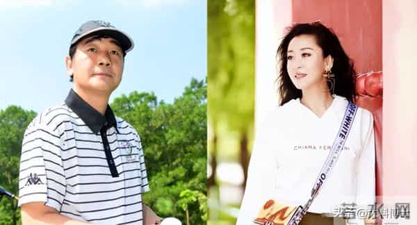 48岁苗圃晒沙滩照，纤腿瘦腰好惊艳，嫁大21岁富豪子女双全很幸福