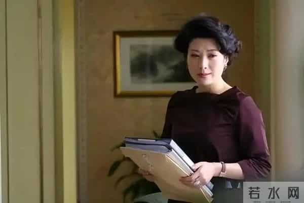 权色交易、陪睡上位，她压根不沾边，简直是娱圈的一股“清流”