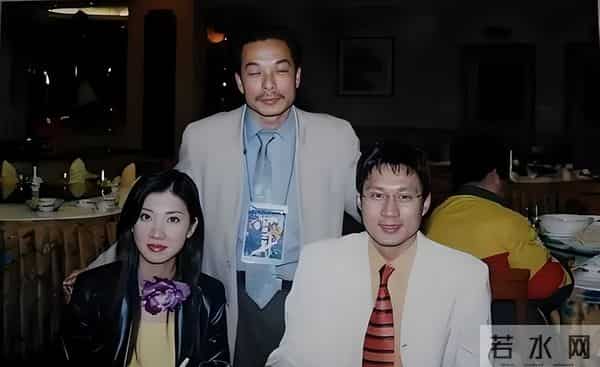 50岁湛江美女伍燕:父亲是警察,母亲是教师,低调嫁中山富商生子