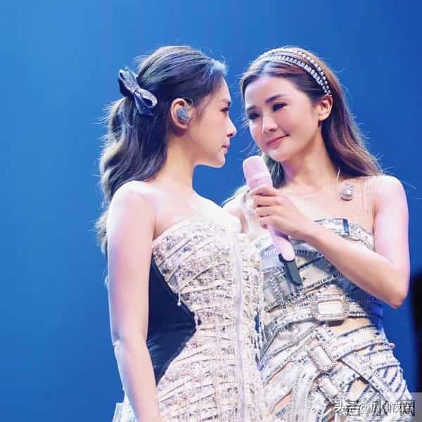 蔡卓妍低调现身广东4S店,购买46万豪车,与小男友热恋中,很幸福