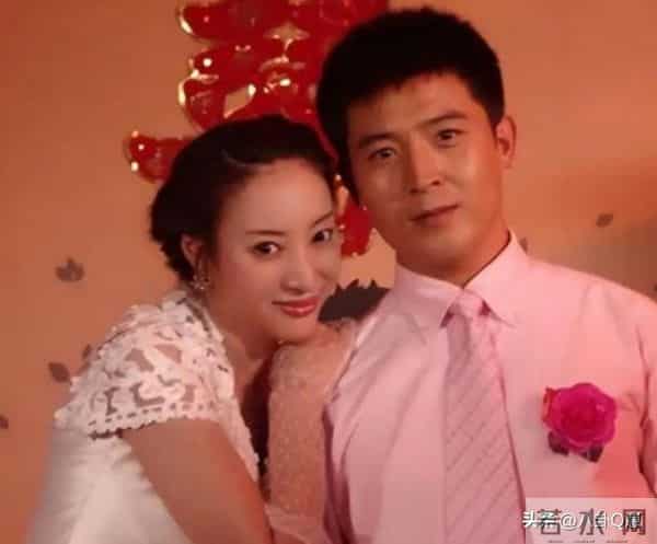 他是最干净的男演员,连登17次春晚,28年婚姻无绯闻,女儿很优秀