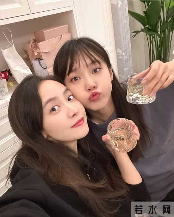 张佳宁恋情曝光！高富帅男友拎包陪开工接下班，街边争吵哄她好久