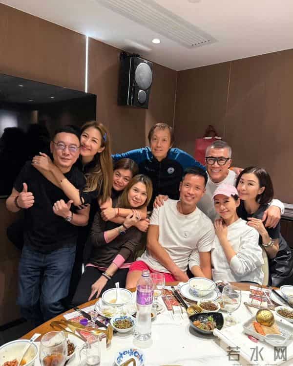 胡定欣携老公与黄日华陈敏之伍咏薇聚会大合影曝光：重温港剧经典