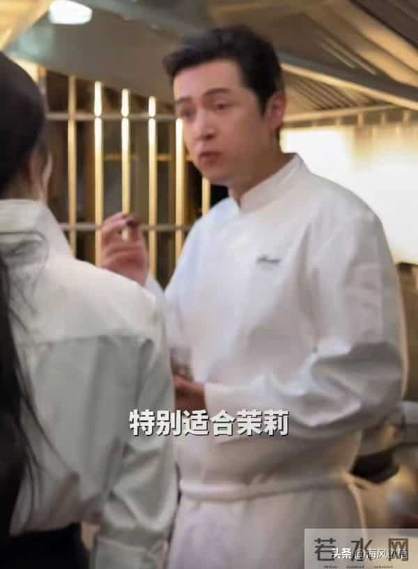 胡歌精通厨艺狂宠妻,做巨型红烧肉,女儿馋蛋糕成“小吃货”