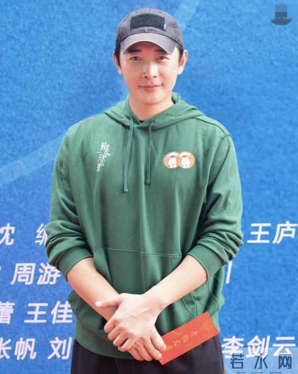 罗晋剧宣首露面！多次掩面擦眼睛、胡子拉碴，复工没之前意气风发