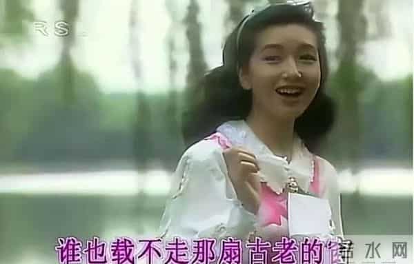 57岁江珊现状曝光！脸垮嘴斜，满头白发，一代女神终是迟暮