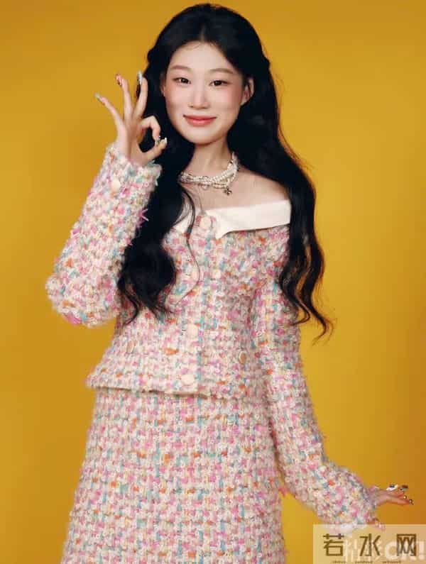 19岁沈佳润再登封面，“最丑星二代”穿上丑衣服，意外讨喜又好看