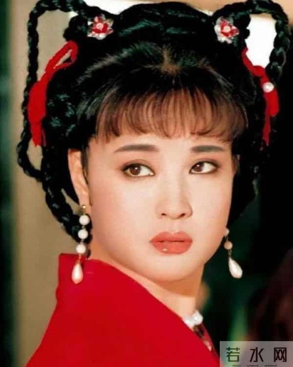 还是得认命！75岁意外摔倒、分不清人的刘晓庆，终要败在年龄上了