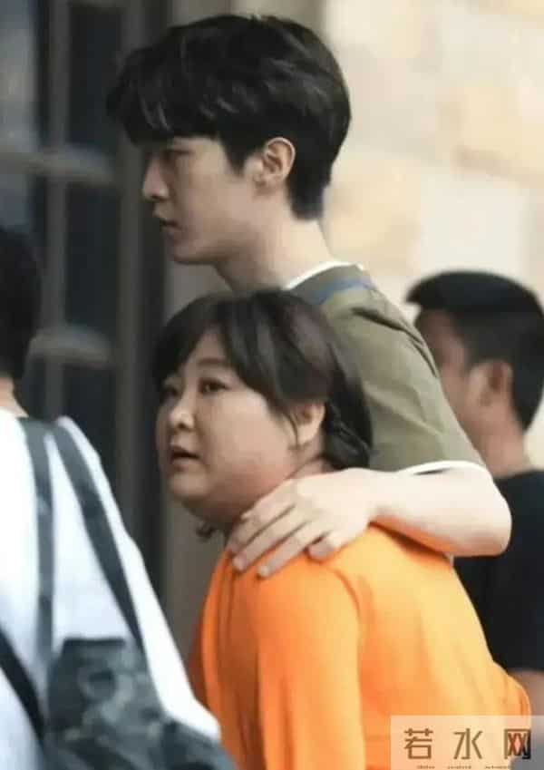 范丞丞提名金莲花最佳男配角