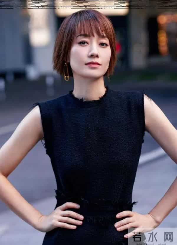 上戏80周年校庆,明星云集!49岁马伊琍状态太好,穿阔腿裤气场强