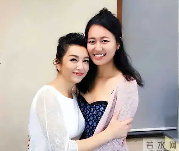 再多钱有什么用？58岁身家过亿的江珊，还是要为27岁女儿操碎了心