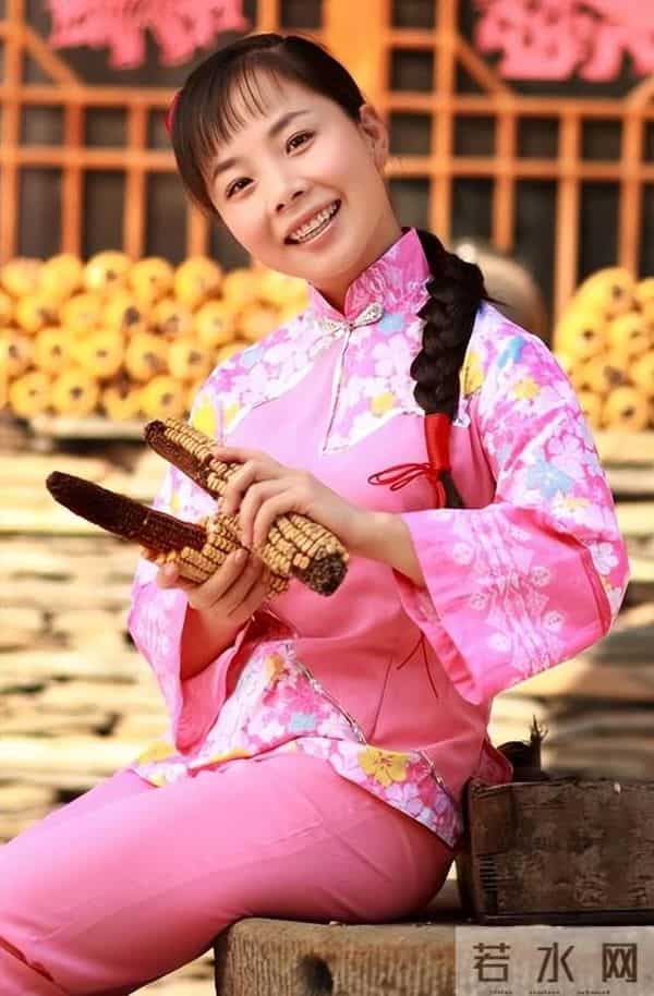 原来王二妮丈夫是他，二人青梅竹马长相惊艳朱迅，难怪她不选云飞