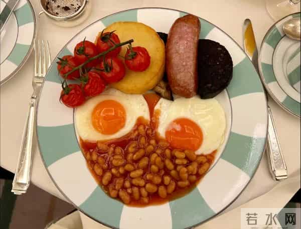 黄轩女友秀恩爱，在一起5年仍很甜，网友：这才是我们想要的嫂子