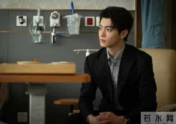 没想到，出轨传闻刚3个多月，许凯竟因一个举动，实现口碑暴涨