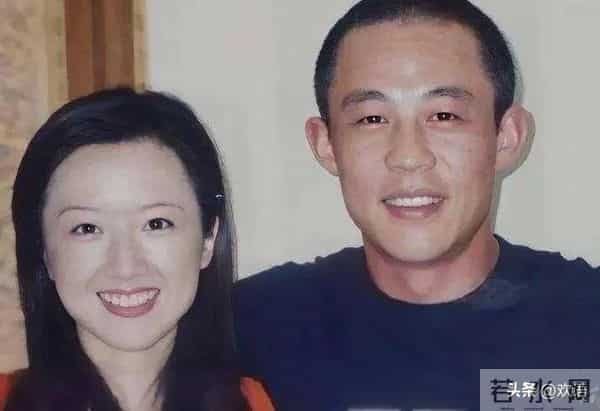 侯勇也没想到，曾被自己抛弃12年的糟糠之妻，今也开始走上坡路了