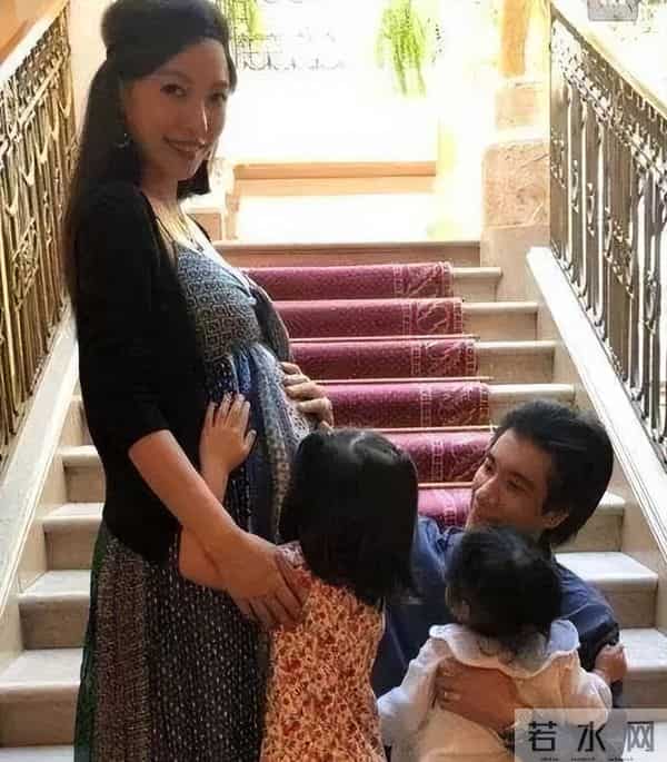 离婚2年，11岁还未上学的孩子，揭开了王力宏和李靓蕾仅剩的体面