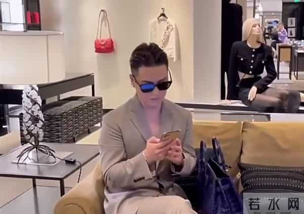 人民日报14字锐评劣迹网红复出,言辞犀利,给娱乐圈明星提了个醒