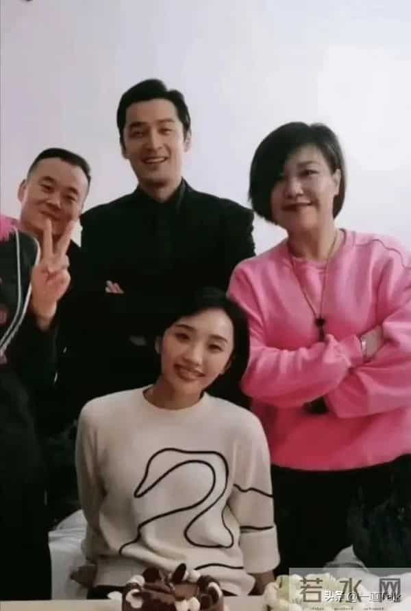 胡歌：更偏爱2岁女儿，对儿子没耐心，称呼妻子“她妈妈”