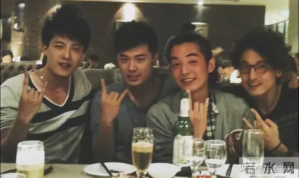 半个娱乐圈的综艺咖都在这桌 跑男 爱情公寓十年后再重聚破不和传闻