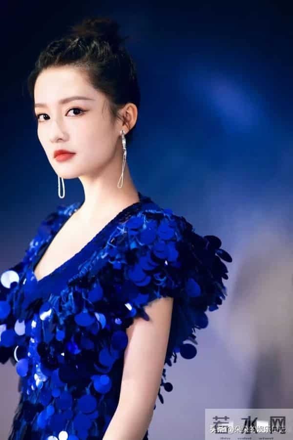 李沁的身材也太绝了,这组写真让人挪不开眼!