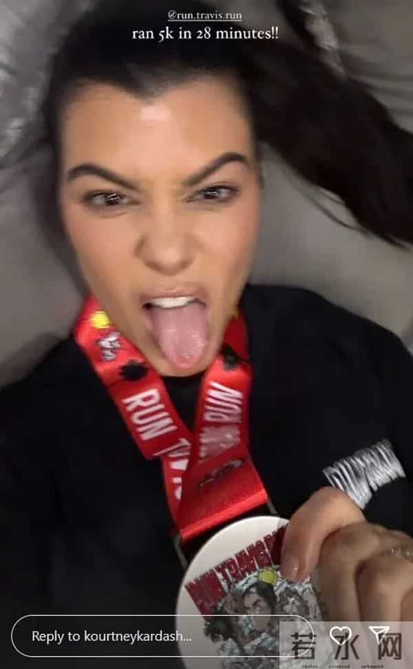 卡戴珊大姐陷窒息婚姻!老公强拉她跑5公里?粉丝:她已被洗脑!