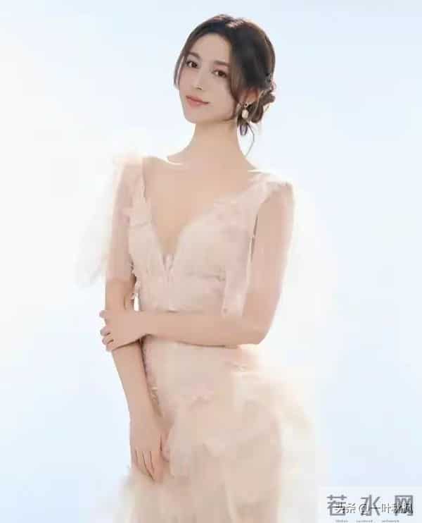 陈雅欣-身材和颜值太扛打了,性感身材搭配神仙颜值,楚楚动人。