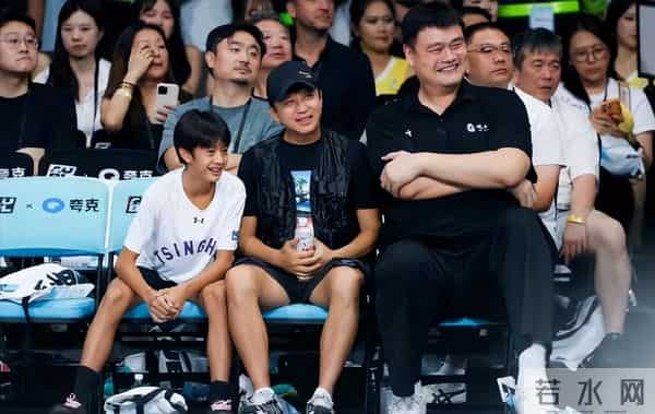 孙俪做梦也想不到，今年才14岁的大儿子，已经为她和邓超争光了