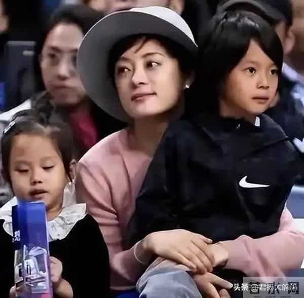 同样是星二代，把刘诗诗的儿子和孙俪的儿子一对比，差距就出来了