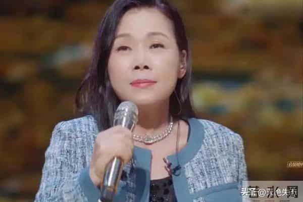 国内挣钱国外花！59岁定居澳洲的田震回国内开演唱会，遭网友群嘲