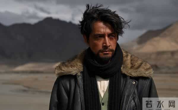 眼里没光了！47岁薛佳凝断崖式衰老，和高调秀二胎的胡歌两个画风