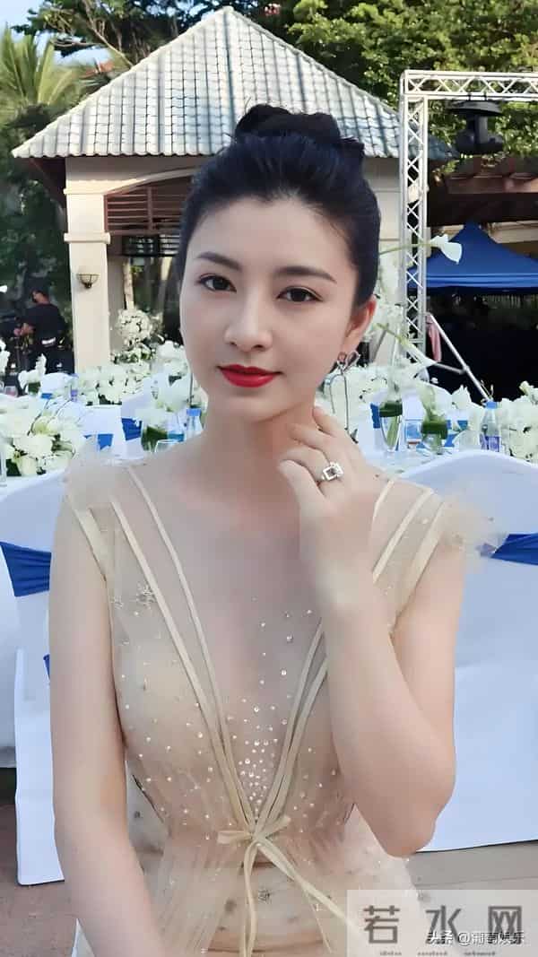 中国安徽安庆演员斓曦