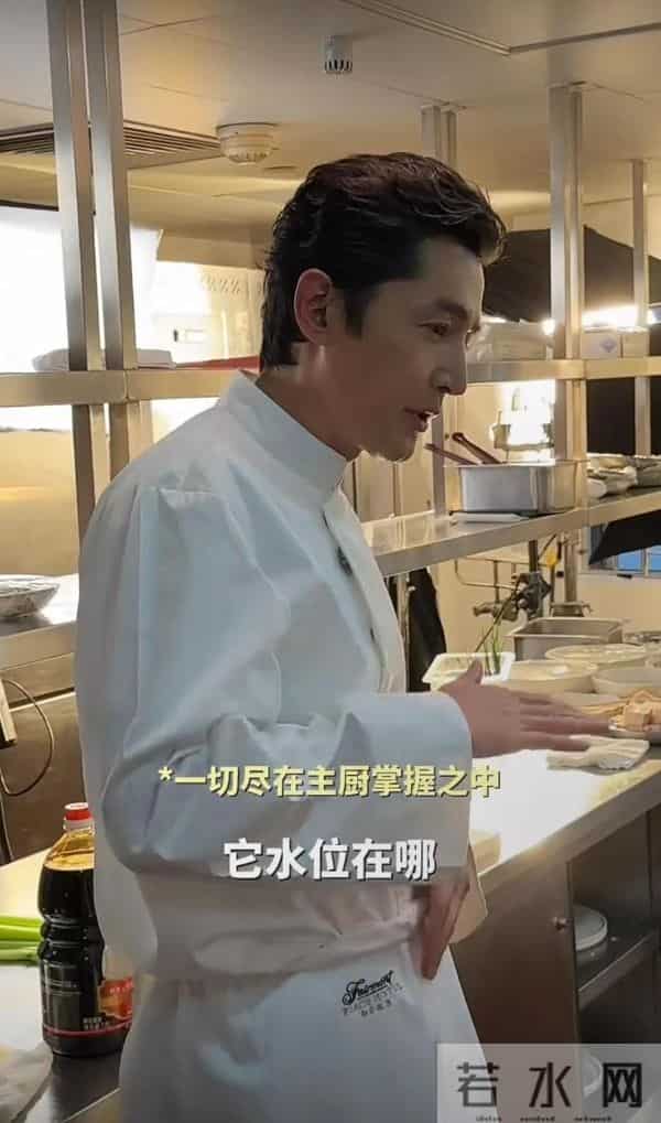 胡歌厨艺不错，亲自为田朴珺做红烧肉，自曝女儿爱吃蛋糕这一类