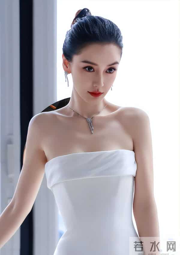 黄晓明也没想到，被他万分嫌弃的前妻杨颖，已经走上了另一条路