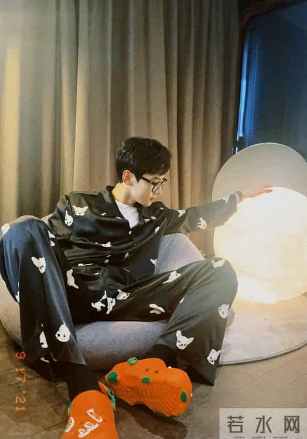 32岁白敬亭的豪宅火了,全屋精致奢华,没有一丝俗气,真高级!