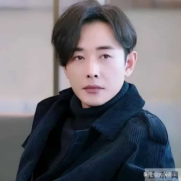 婚变传闻不到半月,罗晋近照曝光形象大变,恶心的一幕却发生了