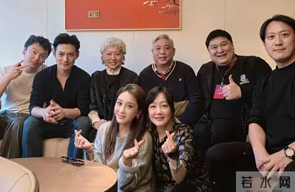 眼里没光了！47岁薛佳凝断崖式衰老，和高调秀二胎的胡歌两个画风